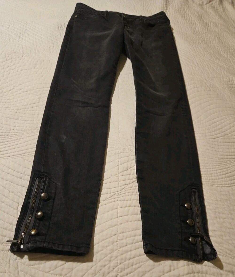 Cache Jeans Size 4 Black Girls Studs And Side Zippers And Buttons At The Bottom